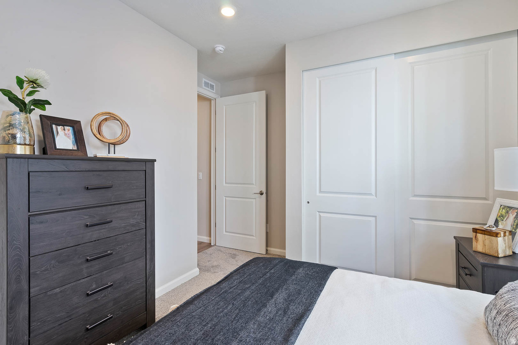 6196 W SPARROW VIEW DR South Jordan, UT 84009