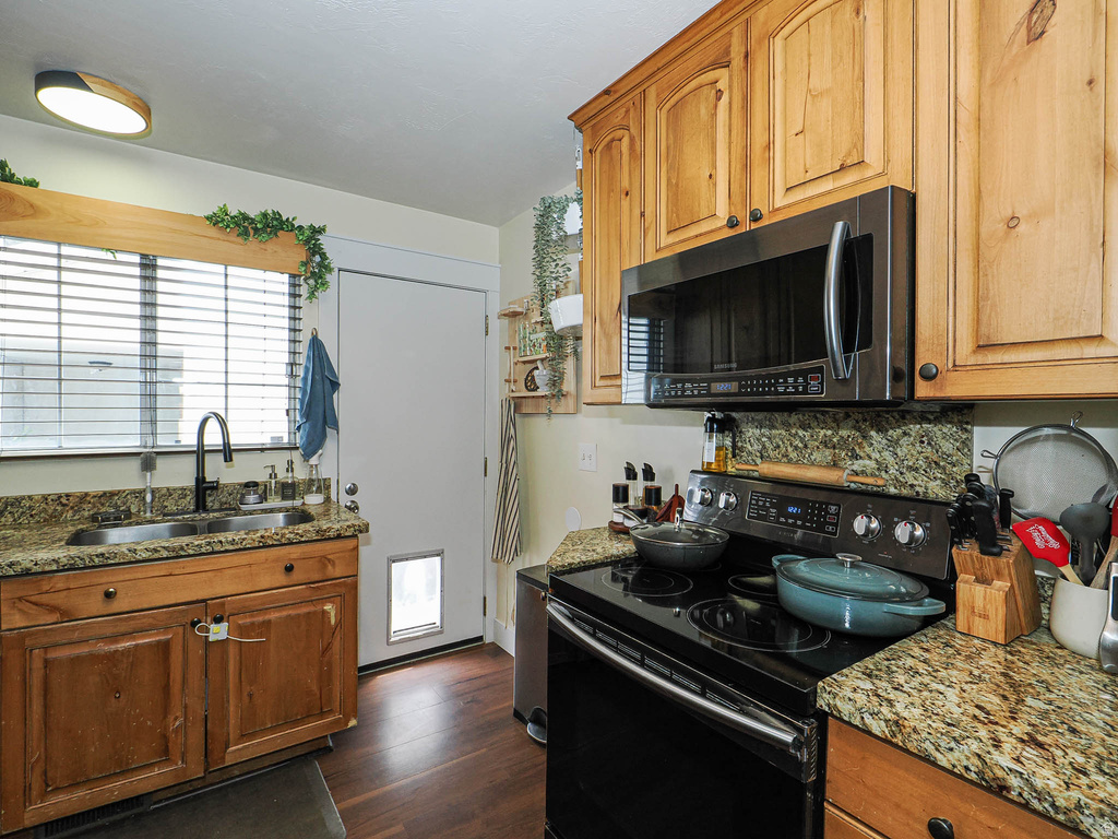 3067 W GREAT PATURE RD West Jordan, UT 84088