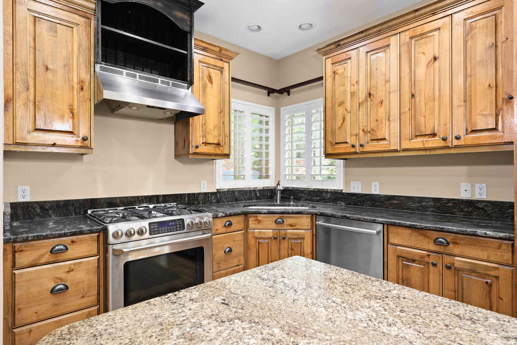894 E 700 S Springville, UT 84663