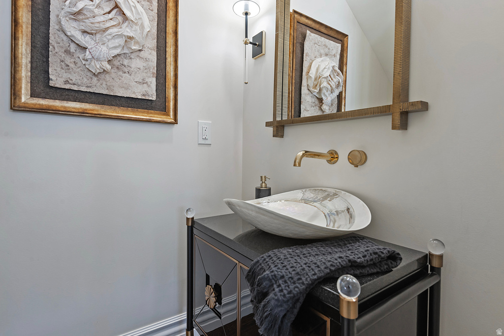 5543 S WALKER WOODS LN Holladay, UT 84117