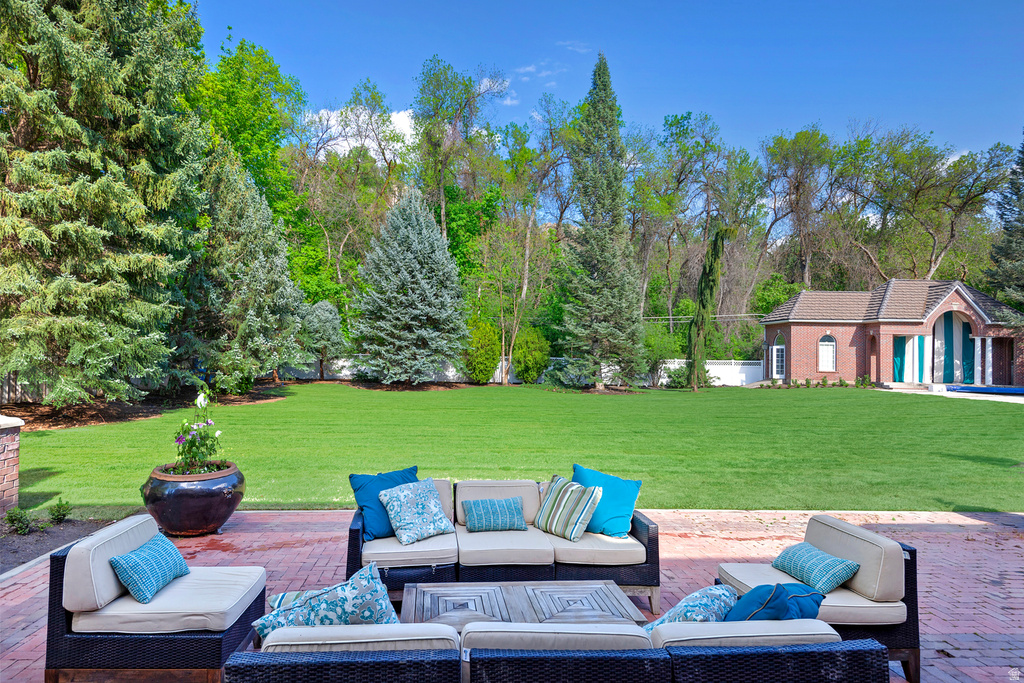 5543 S WALKER WOODS LN Holladay, UT 84117