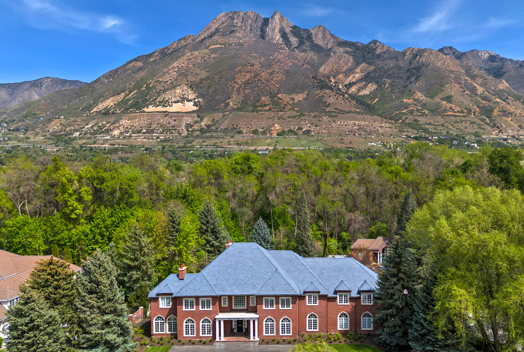 5543 S WALKER WOODS LN Holladay, UT 84117