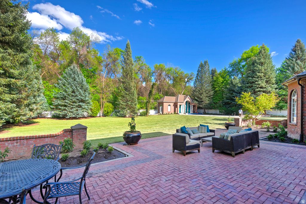 5543 S WALKER WOODS LN Holladay, UT 84117