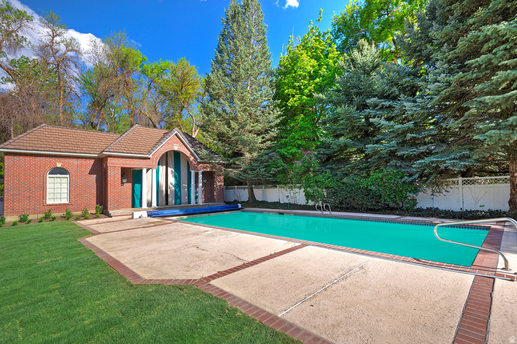 5543 S WALKER WOODS LN Holladay, UT 84117