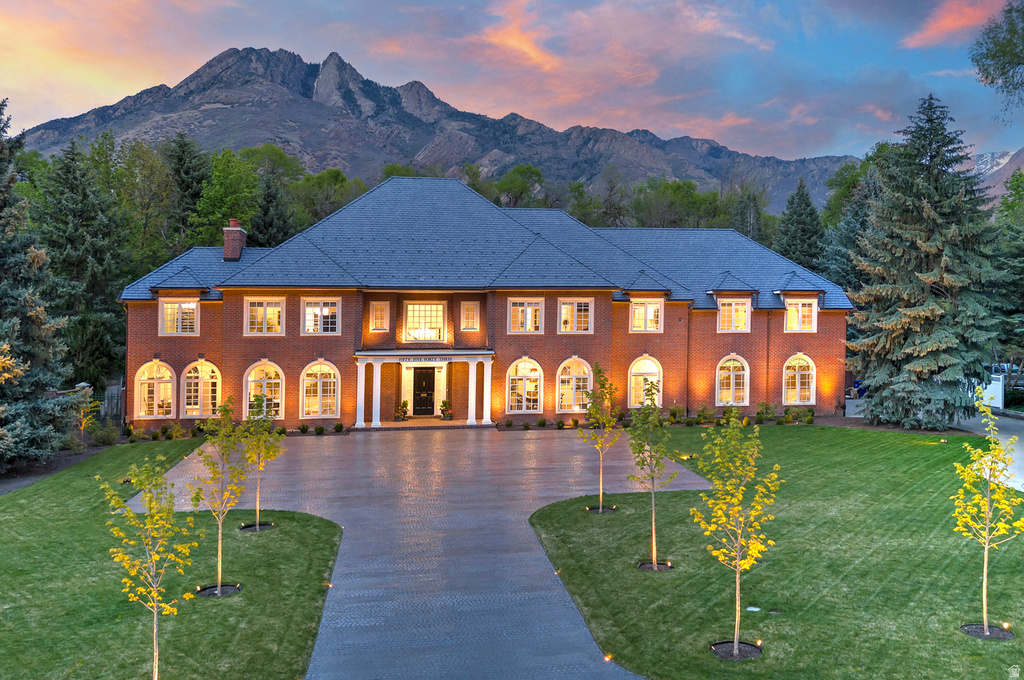 5543 S WALKER WOODS LN Holladay, UT 84117