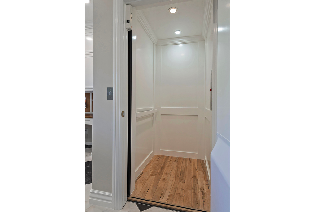 5543 S WALKER WOODS LN Holladay, UT 84117