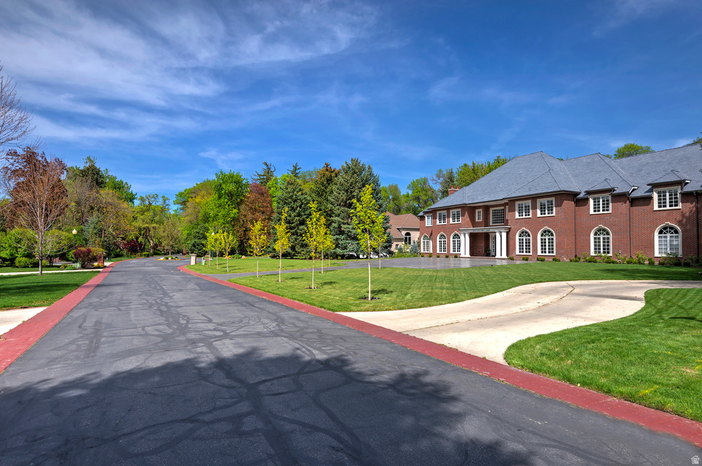 5543 S WALKER WOODS LN Holladay, UT 84117