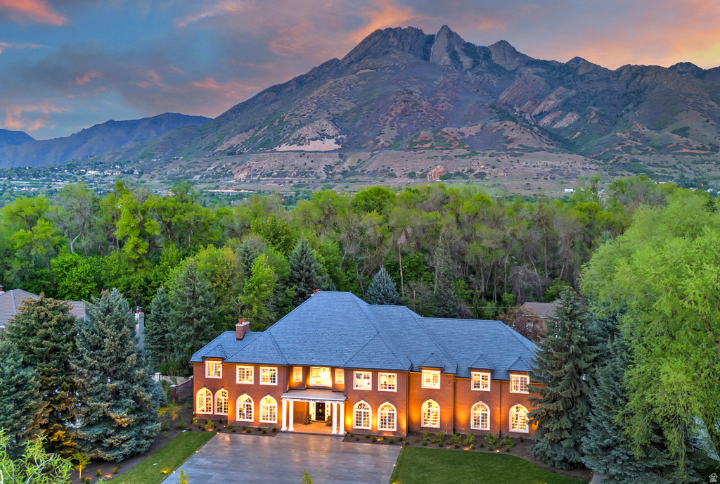 5543 S WALKER WOODS LN Holladay, UT 84117