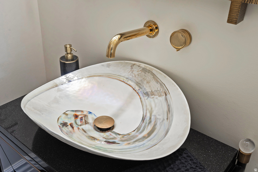 5543 S WALKER WOODS LN Holladay, UT 84117