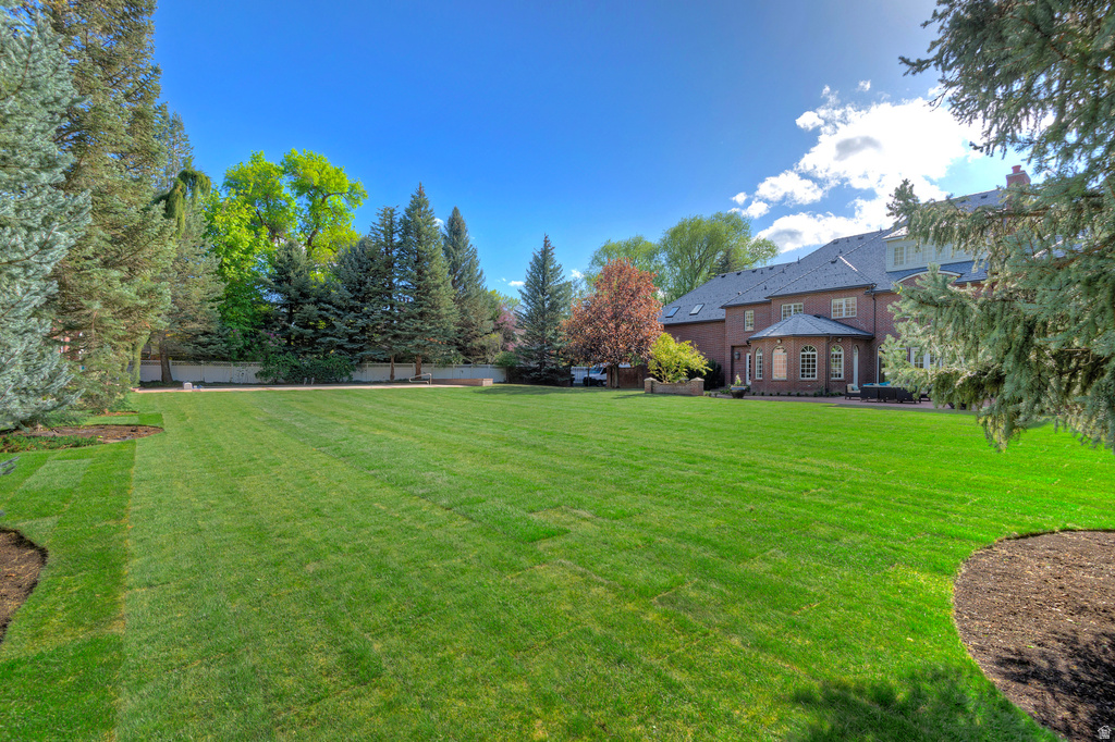 5543 S WALKER WOODS LN Holladay, UT 84117