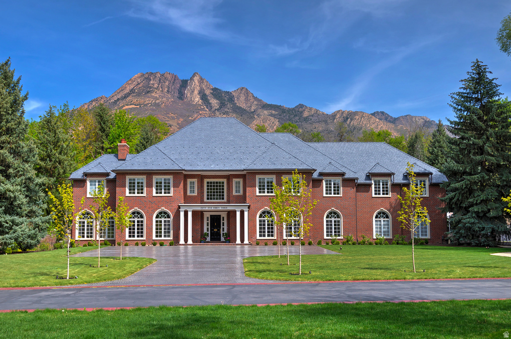 5543 S WALKER WOODS LN Holladay, UT 84117