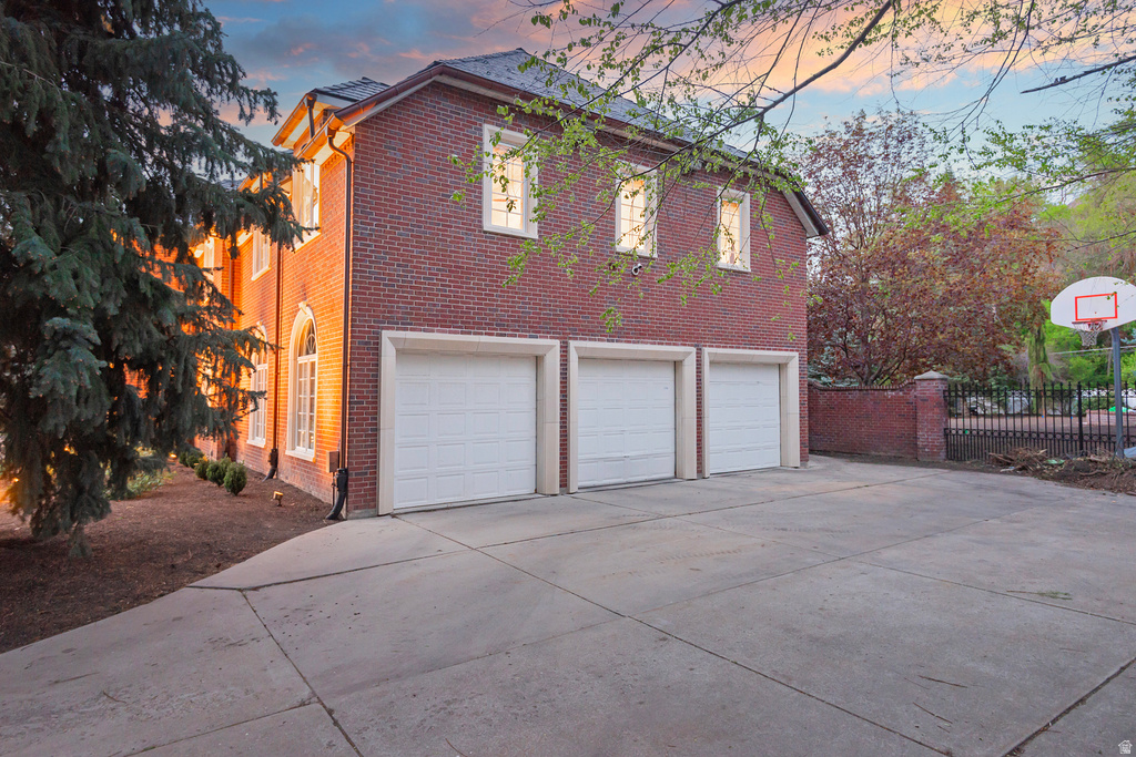 5543 S WALKER WOODS LN Holladay, UT 84117