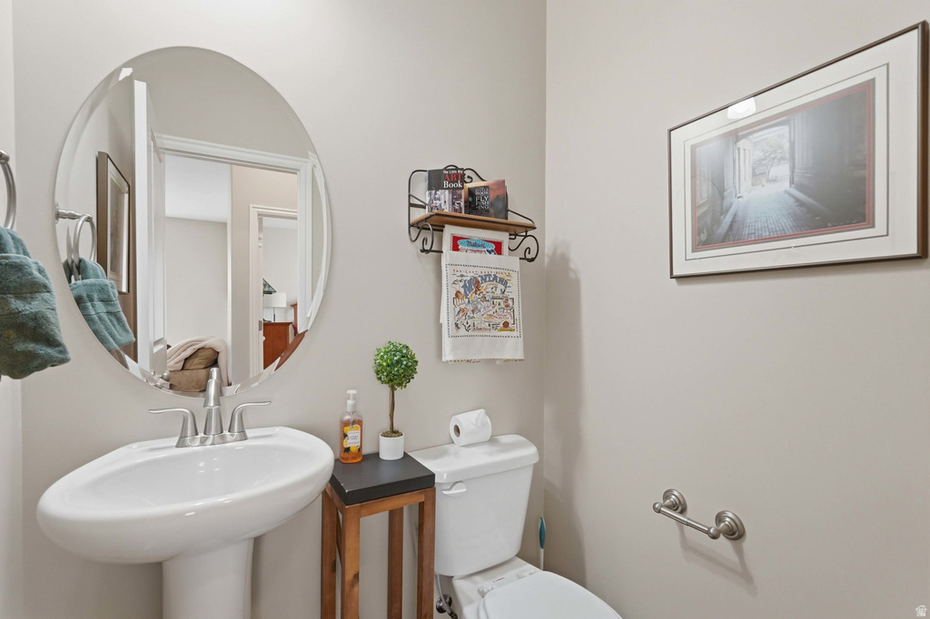 2448 W 3230 S Syracuse, UT 84075