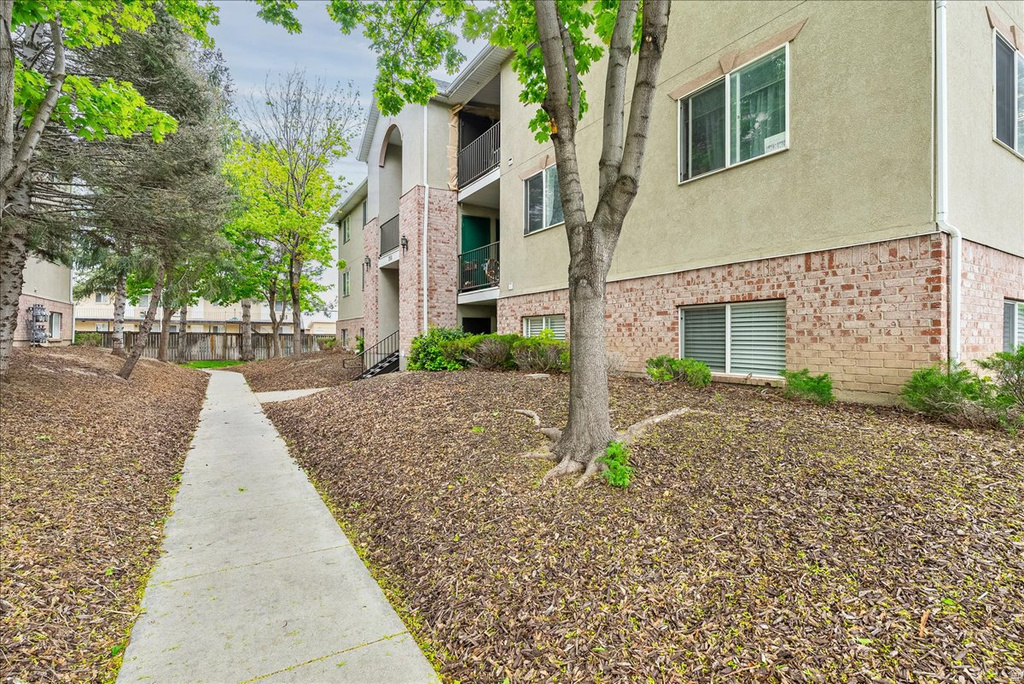 258 E NEW CENTURY LN #E Salt Lake City, UT 84115