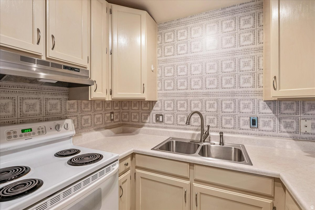 258 E NEW CENTURY LN #E Salt Lake City, UT 84115