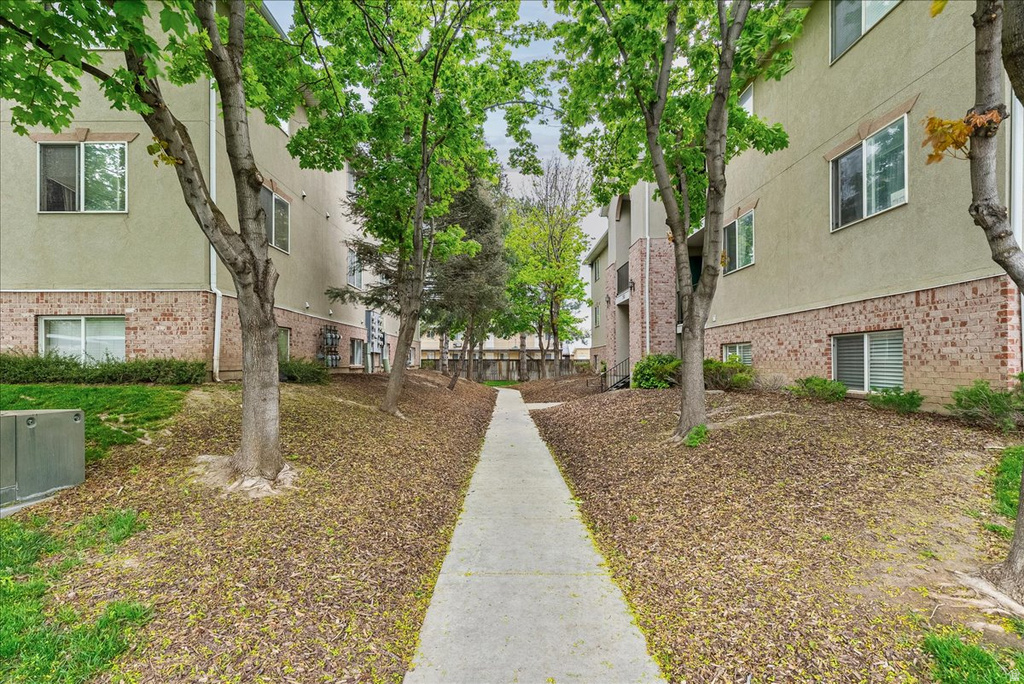 258 E NEW CENTURY LN #E Salt Lake City, UT 84115