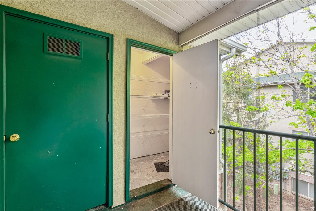 258 E NEW CENTURY LN #E Salt Lake City, UT 84115