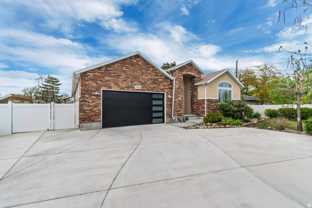 7658 S 1095 E Midvale, UT 84047