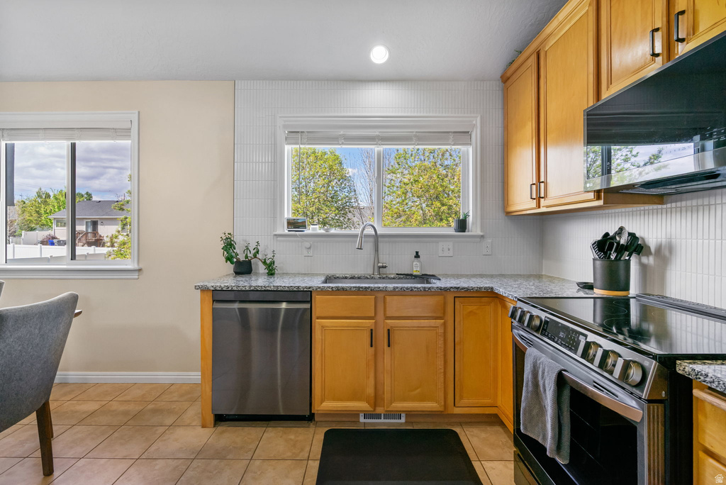 68 E SETTLER RD Saratoga Springs, UT 84045