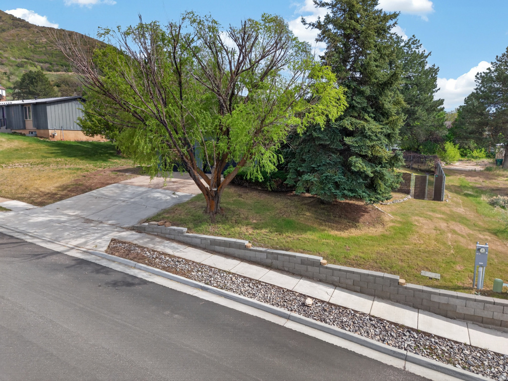 2972 E ORSON F DR Layton, UT 84040