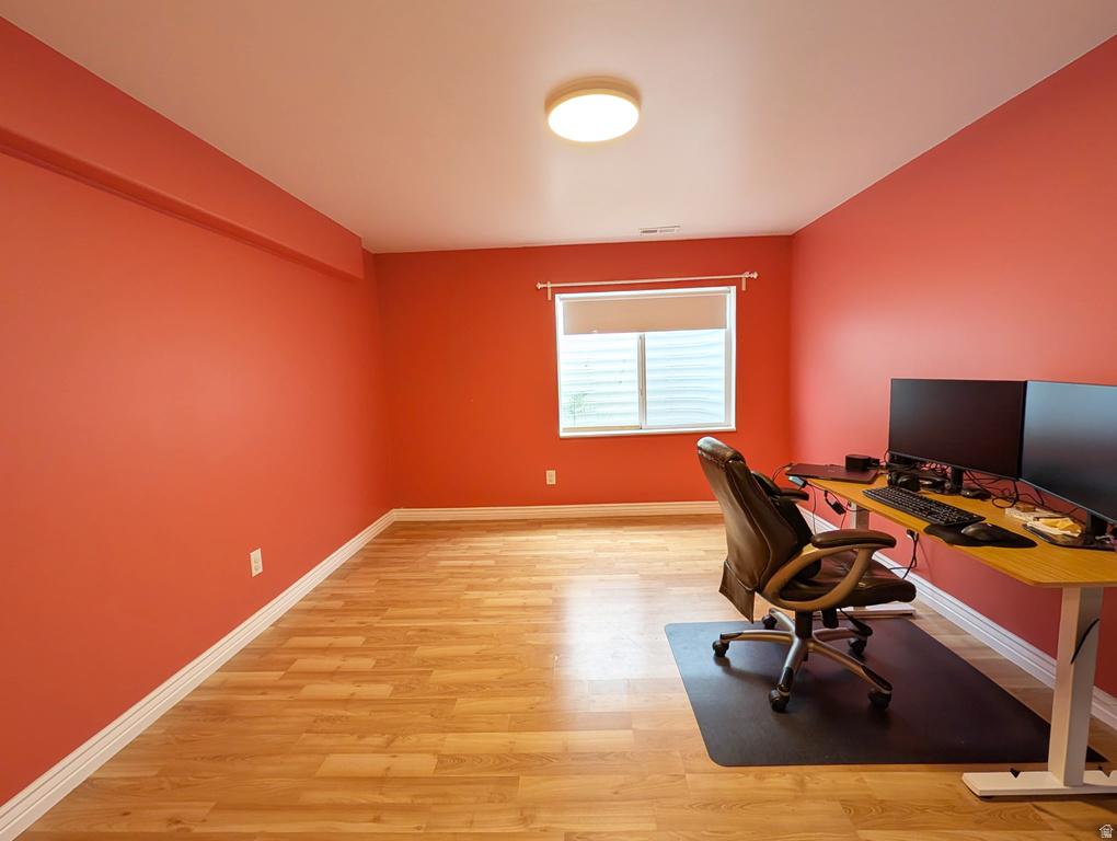 98 W SETTLEMENT CIR Midvale, UT 84047