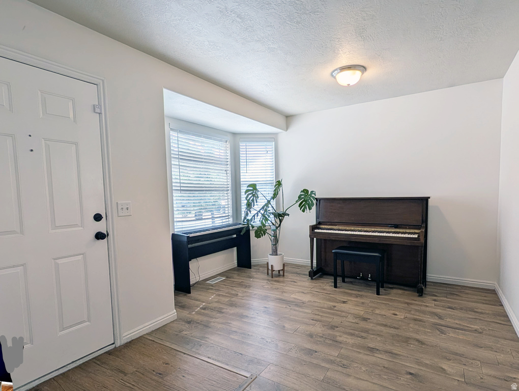 98 W SETTLEMENT CIR Midvale, UT 84047