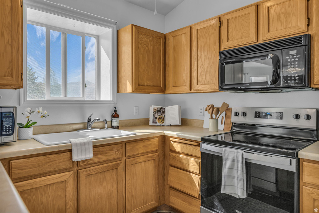 3690 OLIVENHAIN CT Magna, UT 84044