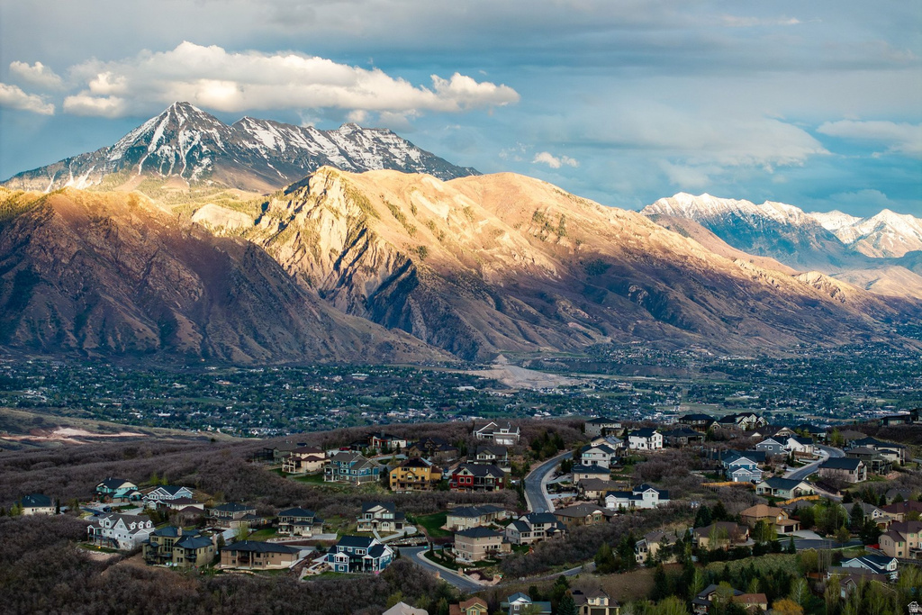 1930 E ASPEN LEAF PL Draper, UT 84020