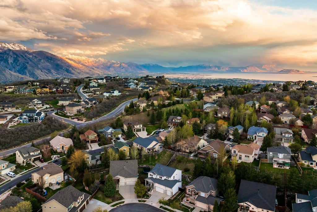 1930 E ASPEN LEAF PL Draper, UT 84020