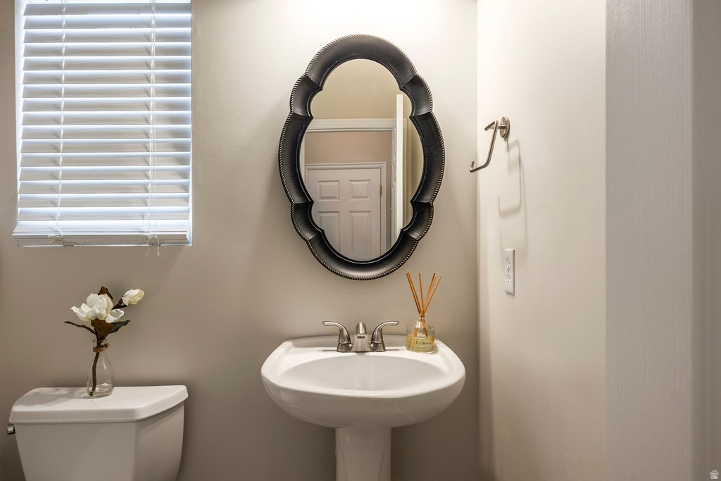 1930 E ASPEN LEAF PL Draper, UT 84020