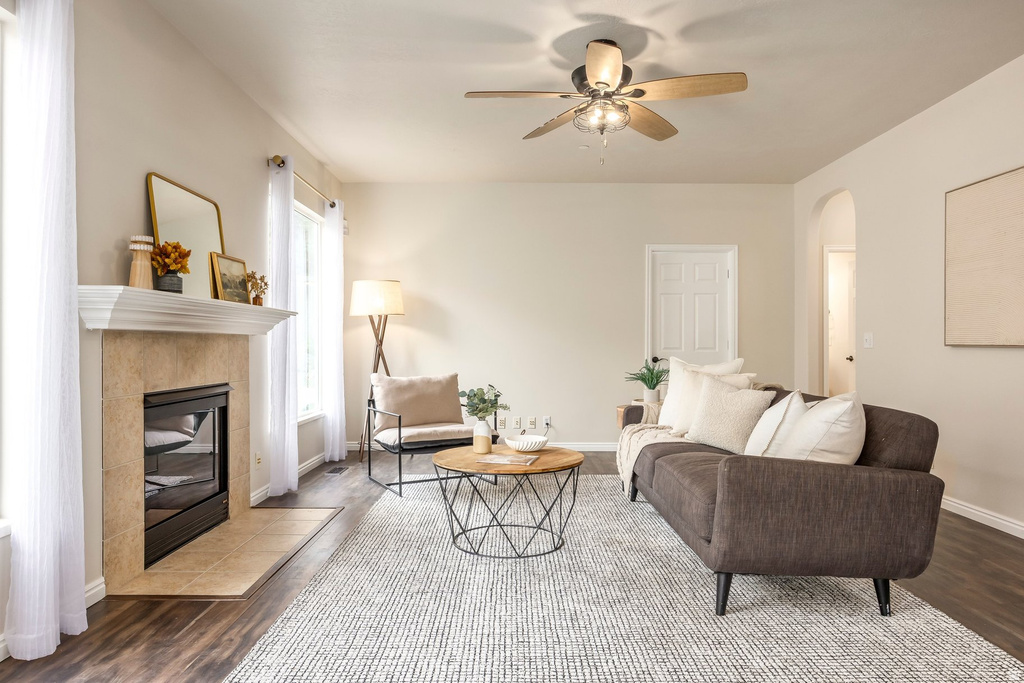 1930 E ASPEN LEAF PL Draper, UT 84020