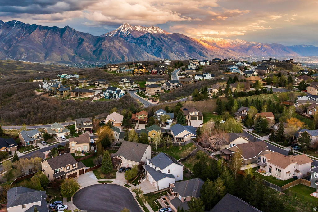 1930 E ASPEN LEAF PL Draper, UT 84020