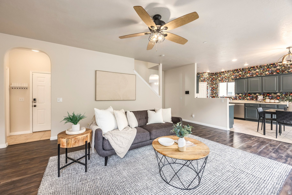 1930 E ASPEN LEAF PL Draper, UT 84020