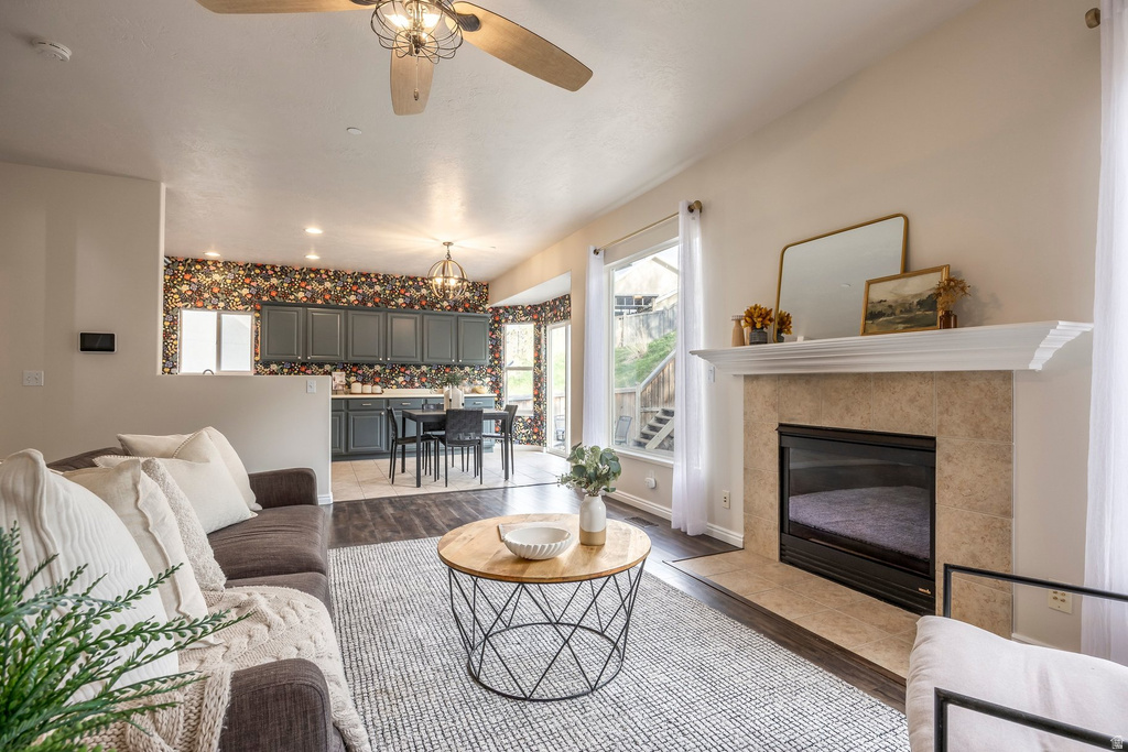 1930 E ASPEN LEAF PL Draper, UT 84020