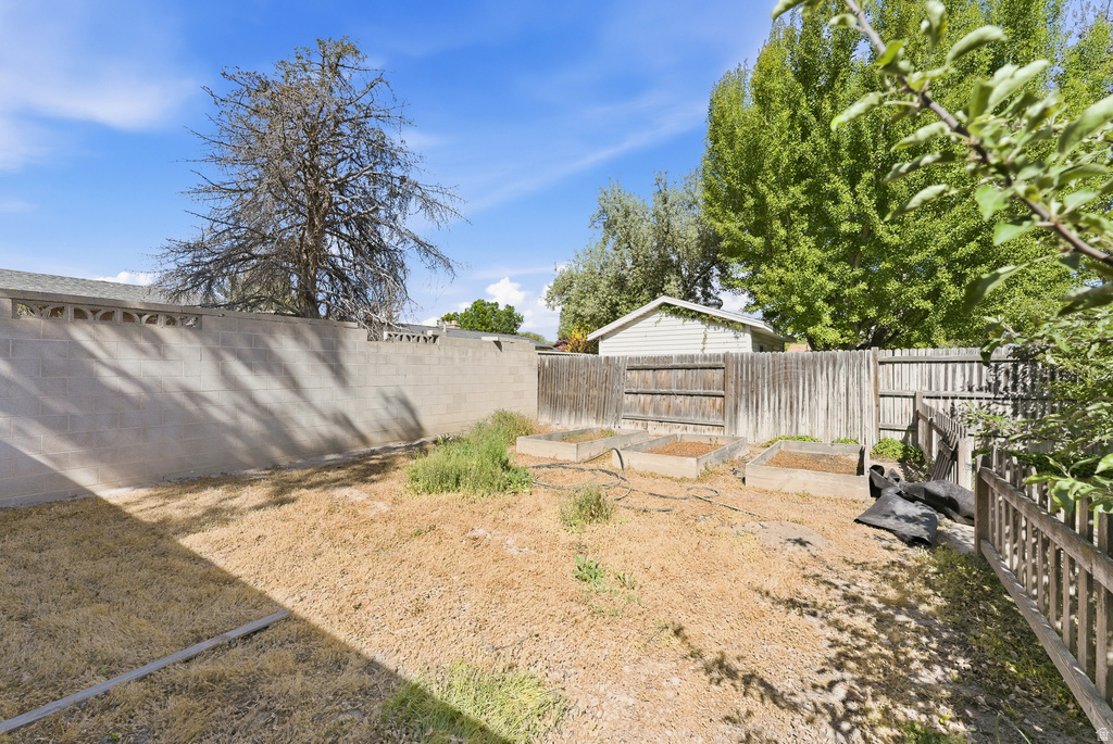 2326 W HEATHERGLEN DR Taylorsville, UT 84129