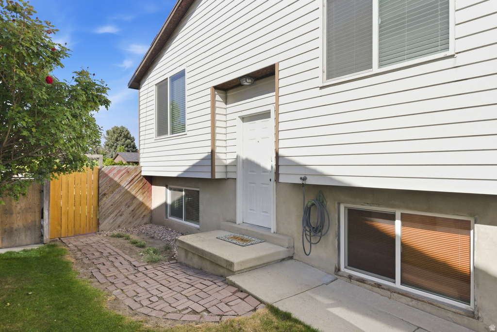 2326 W HEATHERGLEN DR Taylorsville, UT 84129