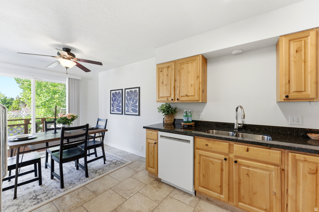 2326 W HEATHERGLEN DR Taylorsville, UT 84129