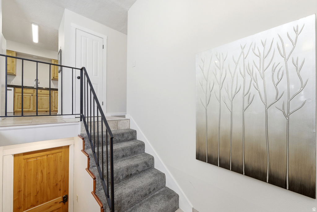 2326 W HEATHERGLEN DR Taylorsville, UT 84129