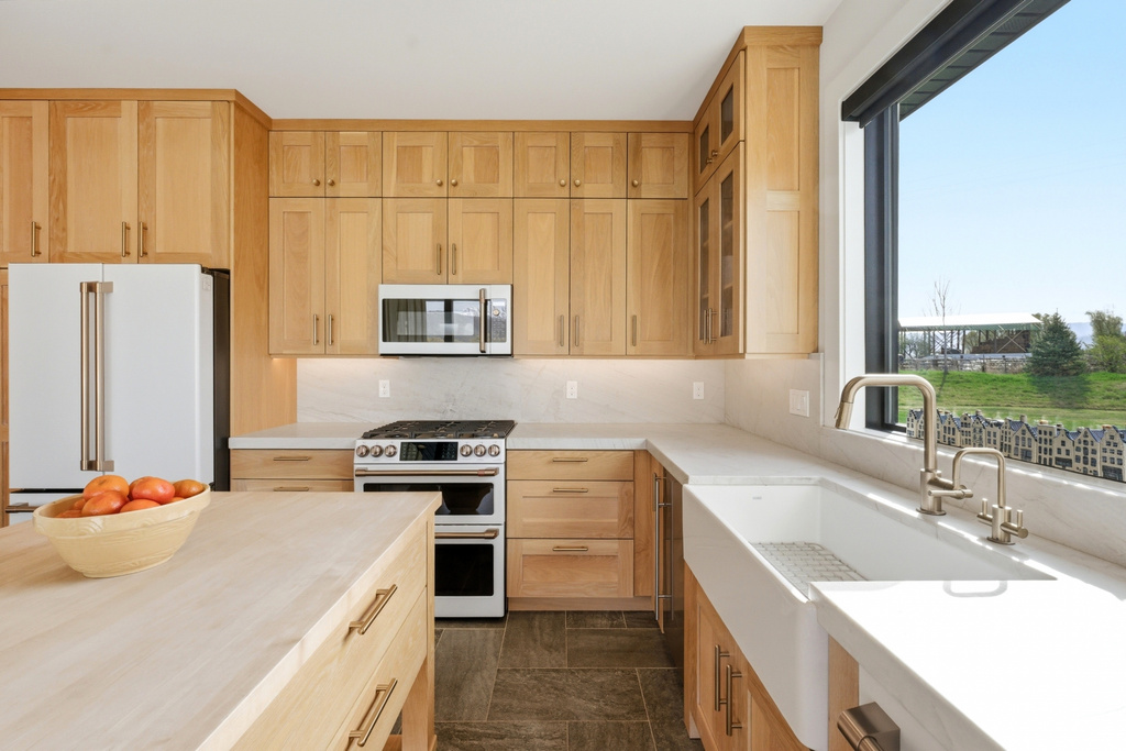 2727 W 2400 S Charleston, UT 84032