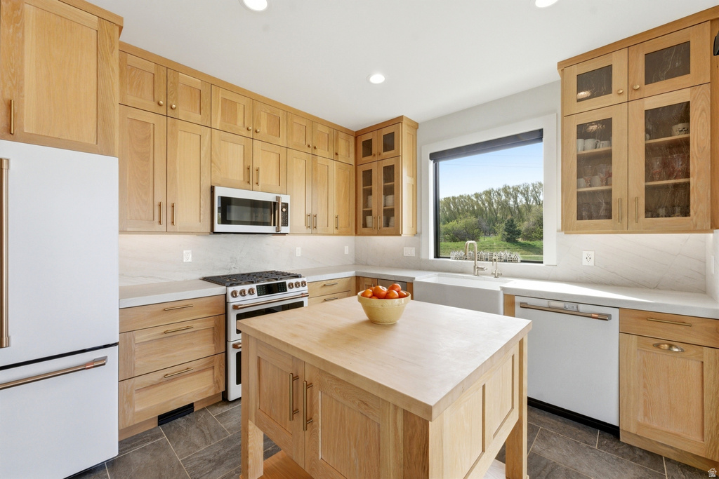 2727 W 2400 S Charleston, UT 84032