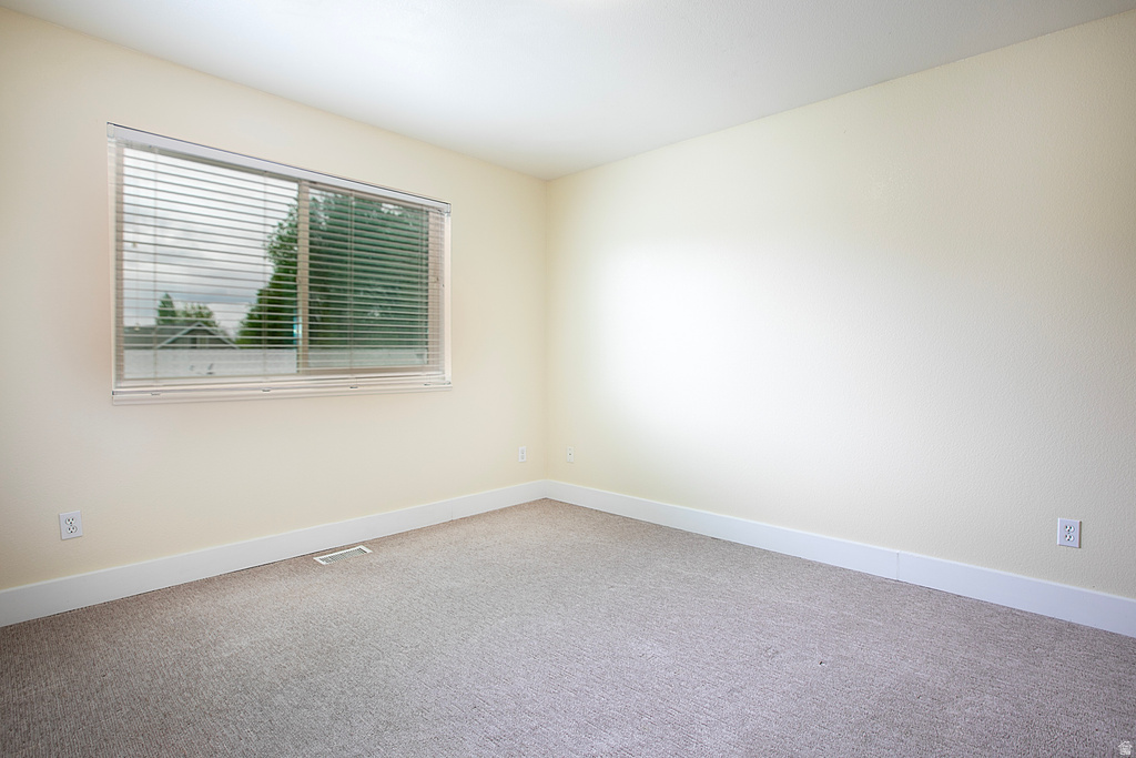 133 N PINGREE AVE Ogden, UT 84404