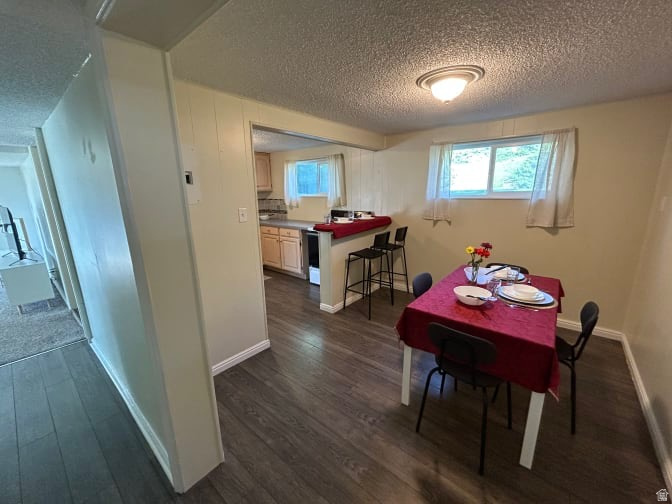 1766 E SOUTHWOODSIDE DR Holladay, UT 84124