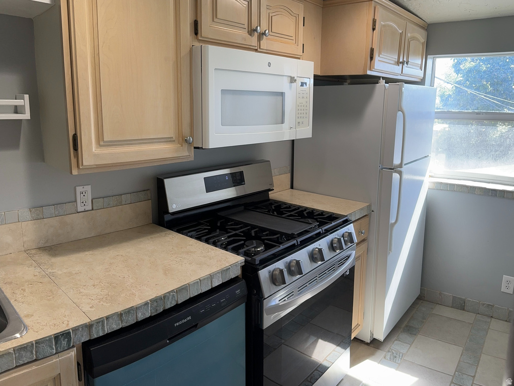 1766 E SOUTHWOODSIDE DR Holladay, UT 84124