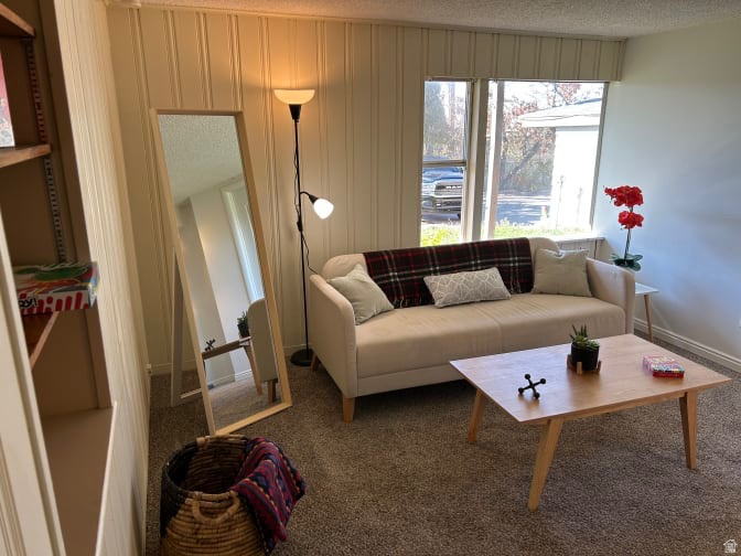 1766 E SOUTHWOODSIDE DR Holladay, UT 84124