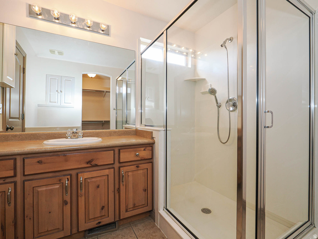 5689 W LUGANO DR West Jordan, UT 84081