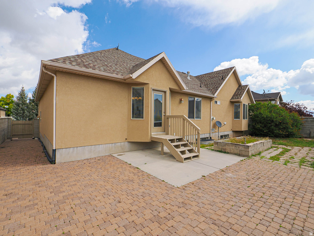 5689 W LUGANO DR West Jordan, UT 84081
