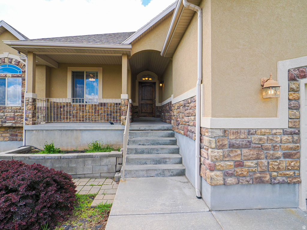 5689 W LUGANO DR West Jordan, UT 84081