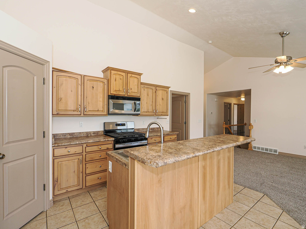 5689 W LUGANO DR West Jordan, UT 84081