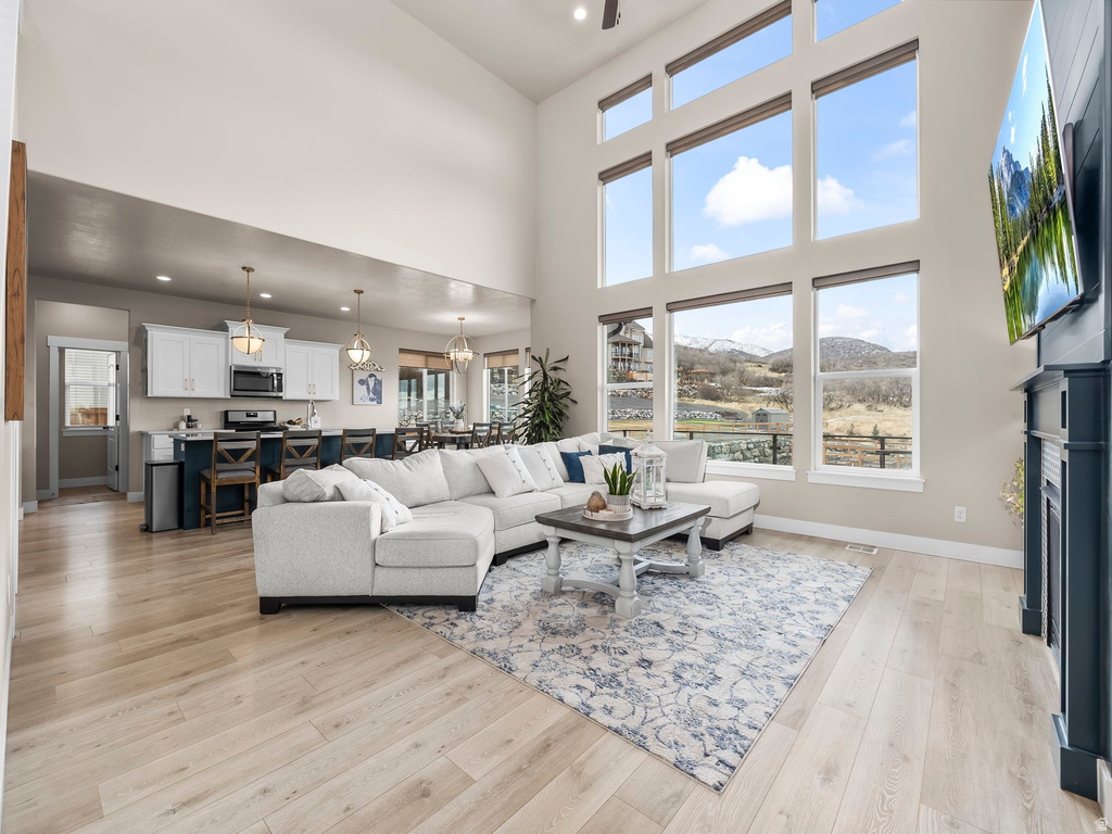 102 S ELK RIDGE DR Elk Ridge, UT 84651