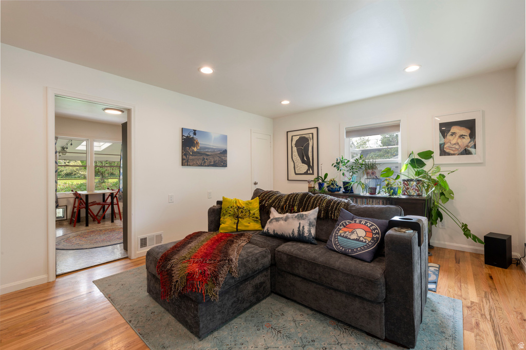 2011 S NEVADA ST Salt Lake City, UT 84108